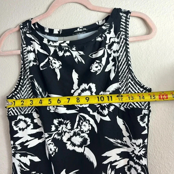 Athleta Molokai Rash Guard Cover Up Swim Tank Top Black White Print size small - Picture 7 of 8